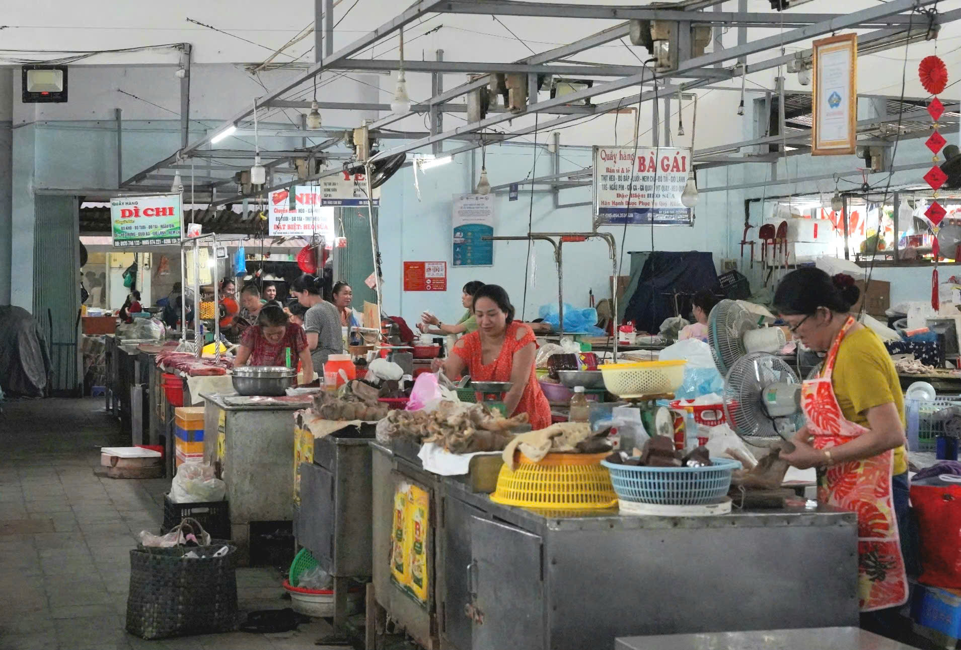 Ngành y tế TP Huế khuyến cáo người dân không 'tẩy chay' thịt lợn